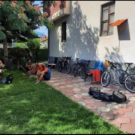 Bus Station Hostel Печ Екстериор снимка
