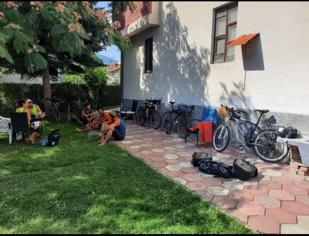 Bus Station Hostel Печ Екстериор снимка