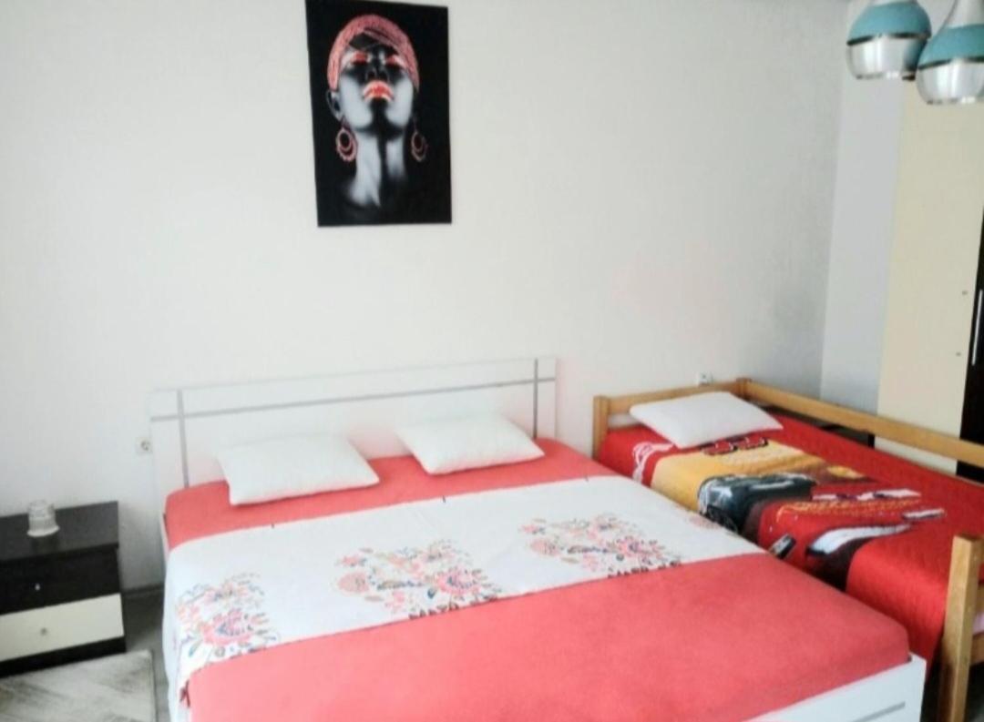 Bus Station Hostel Печ Екстериор снимка